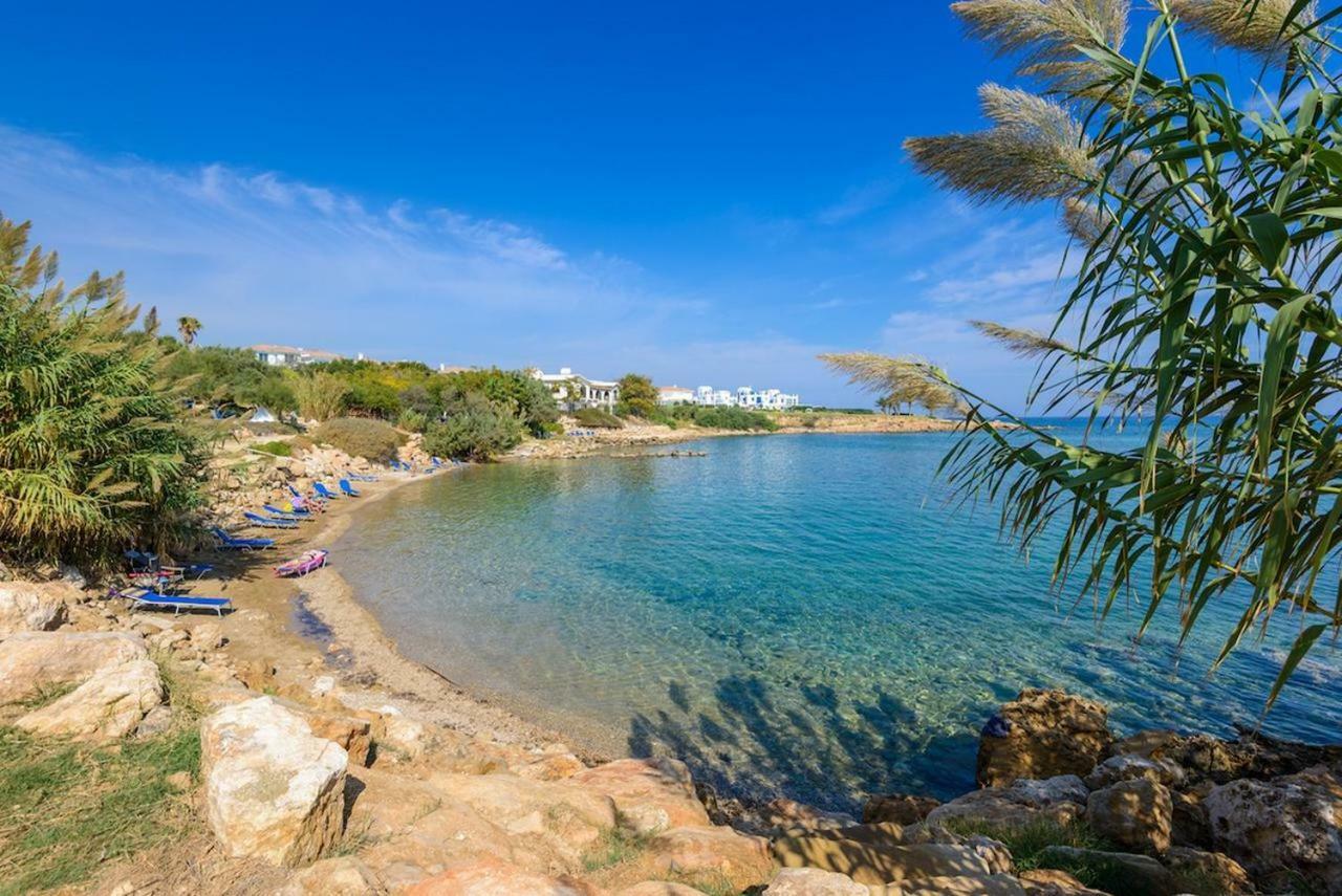 Villa Daryah Sirina Bay بروتاراس المظهر الخارجي الصورة